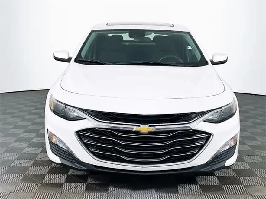 2024 Chevrolet Malibu 1LT photo 1
