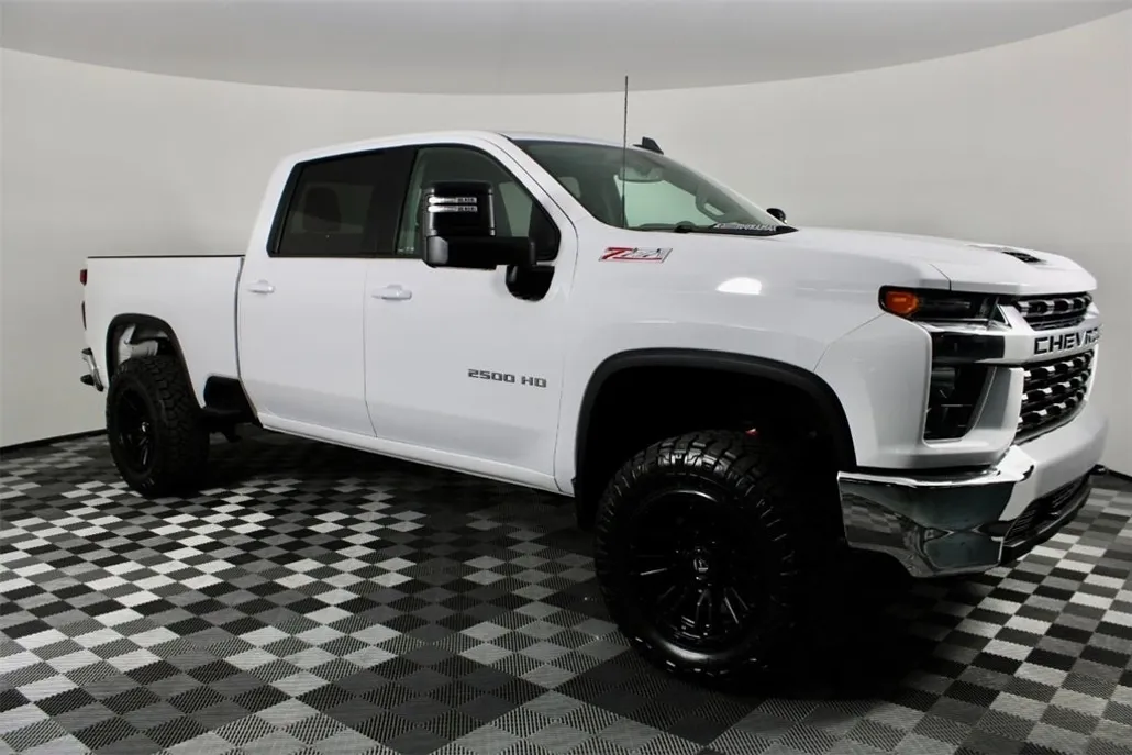 2023 Chevrolet Silverado 2500HD LT photo 1