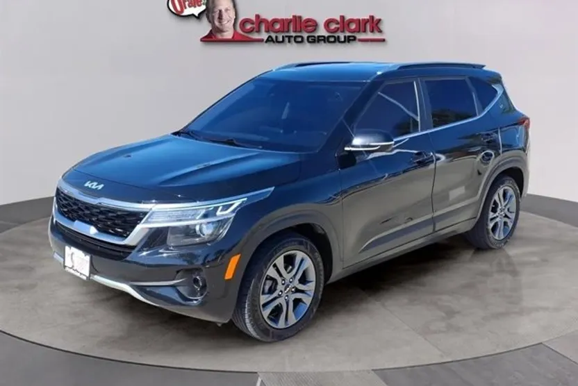 2023 Kia Seltos S photo 1