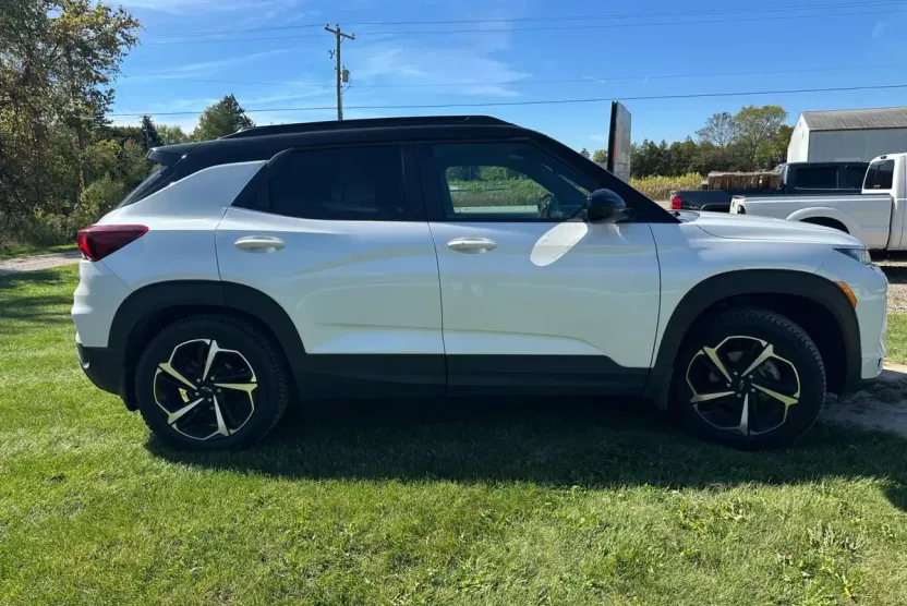 2021 Chevrolet Trailblazer RS photo 1