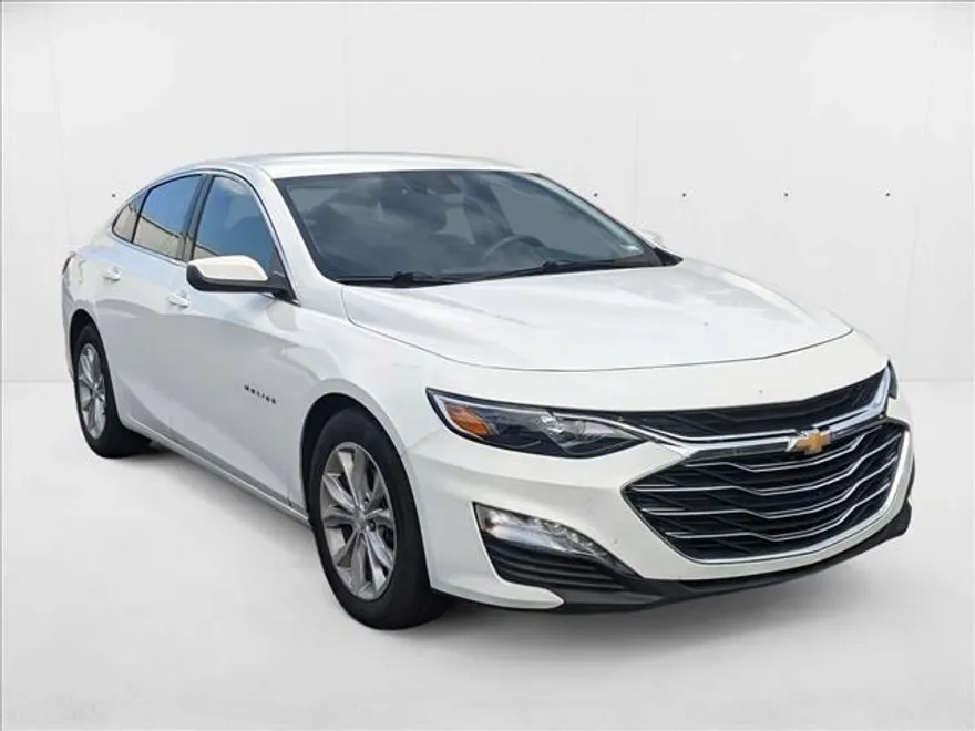 2024 Chevrolet Malibu 1LT photo 1