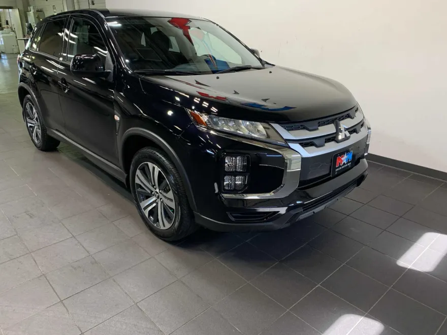 2024 Mitsubishi Outlander Sport ES photo 1