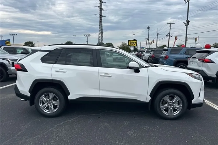 2025 Toyota RAV4 XLE photo 1