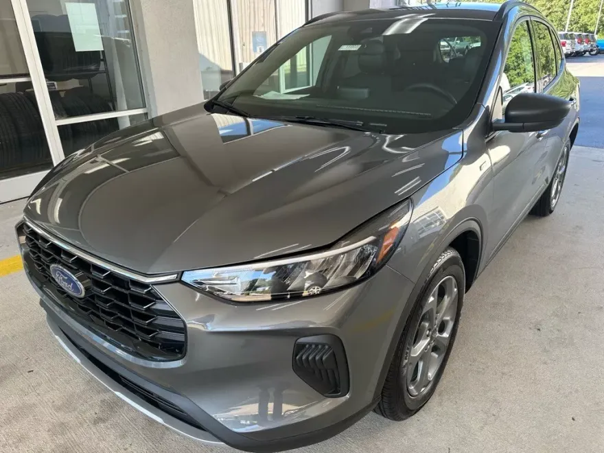 2025 Ford Escape Hybrid ST-Line photo 1