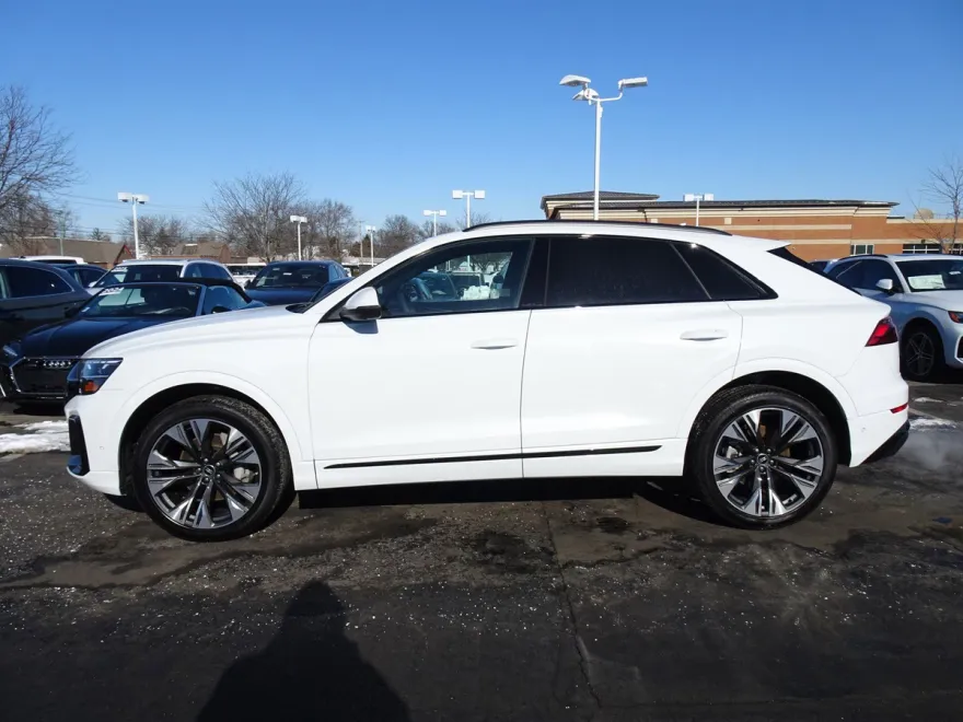 2025 Audi Q8 55 Premium Plus photo 2