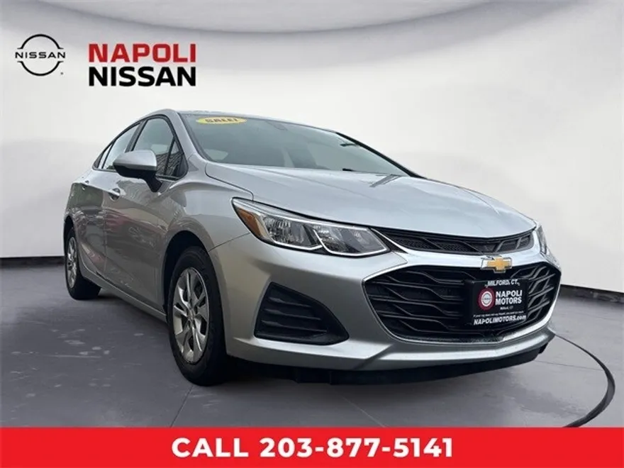 2019 Chevrolet Cruze LS photo 1