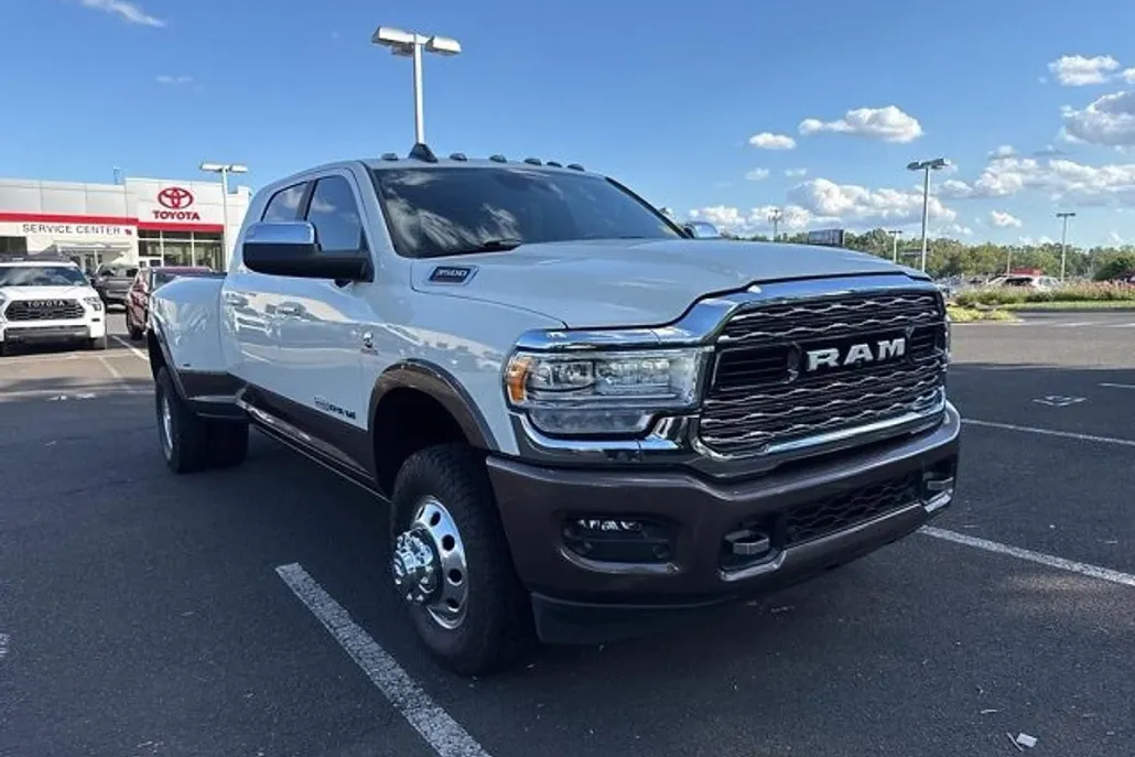 2022 Ram 3500 Longhorn photo 1