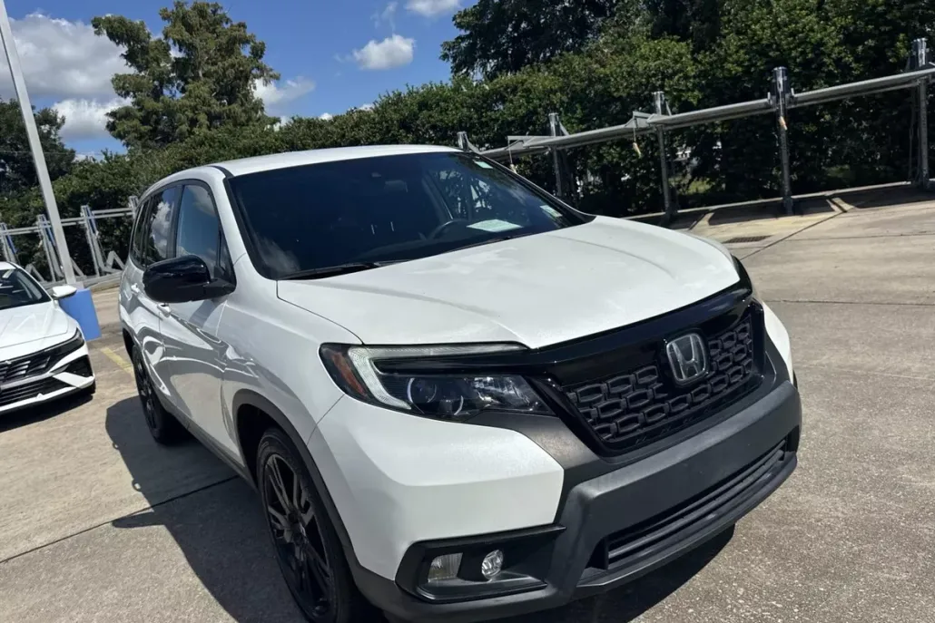 2021 Honda Passport Sport photo 1