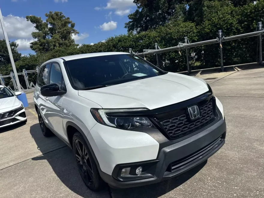 2021 Honda Passport Sport photo 1