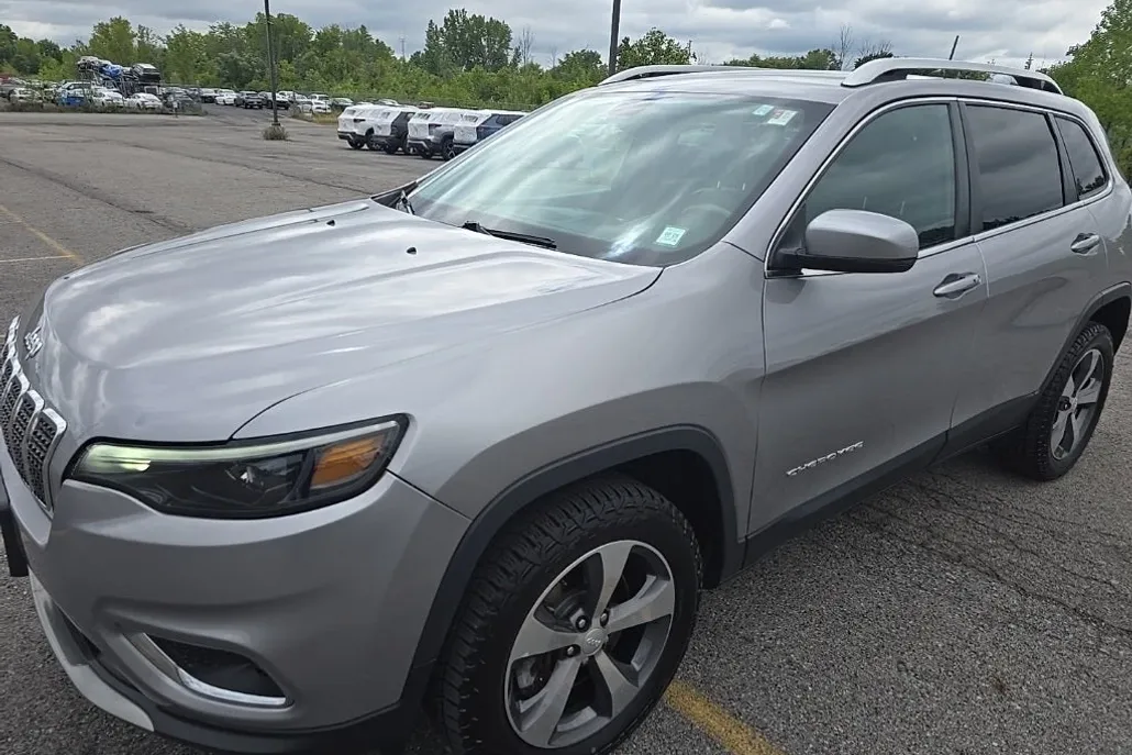 2019 Jeep Cherokee Limited photo 1