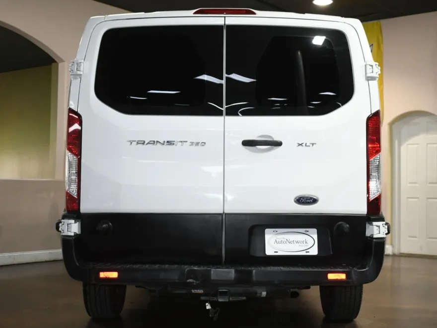 2015 Ford Transit XLT photo 1