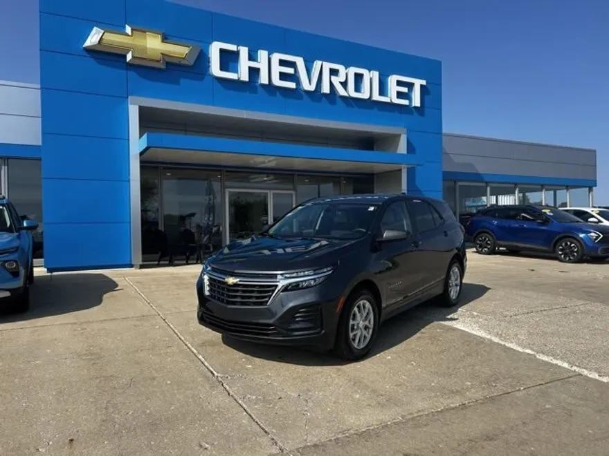 2022 Chevrolet Equinox LS photo 1