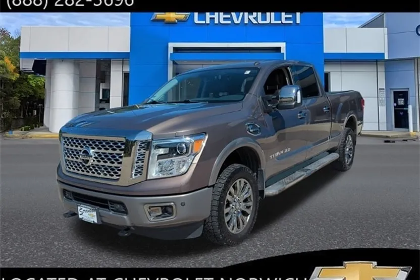 2018 Nissan Titan Platinum Reserve photo 1