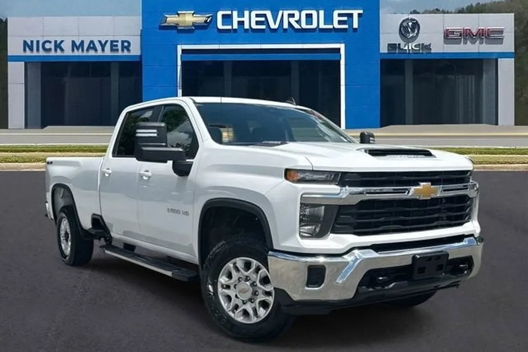 2024 Chevrolet Silverado 3500HD LT photo 1