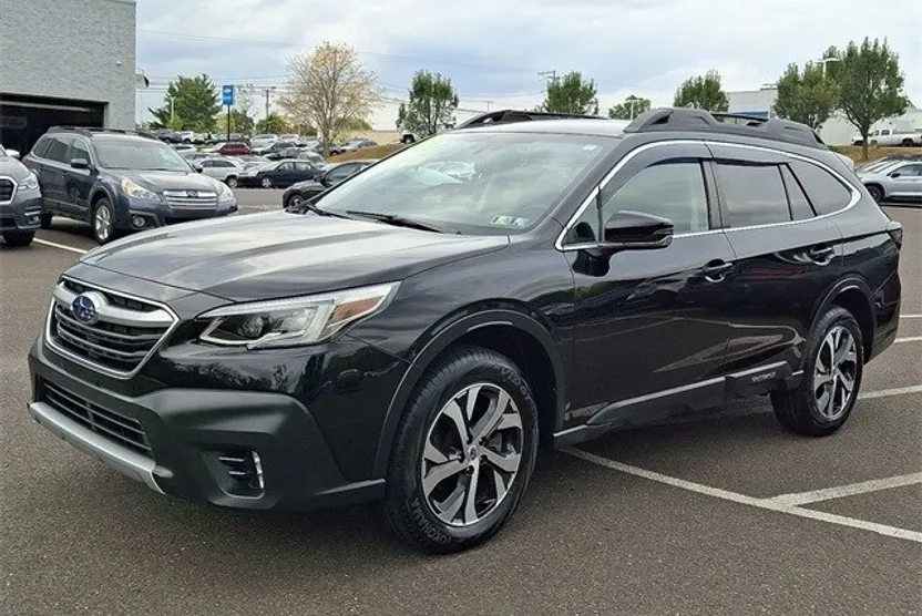 2022 Subaru Outback Limited photo 1