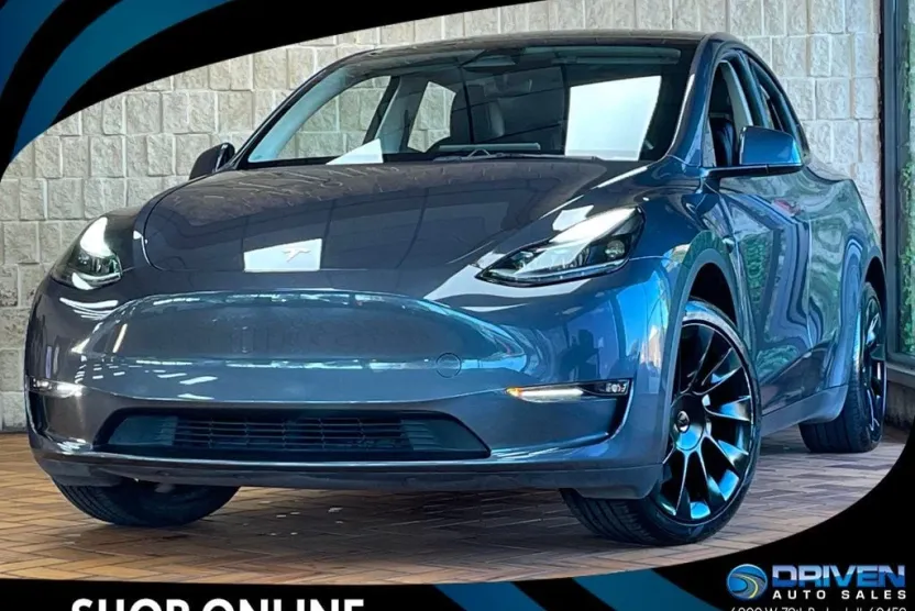2023 Tesla Model Y Long Range photo 1
