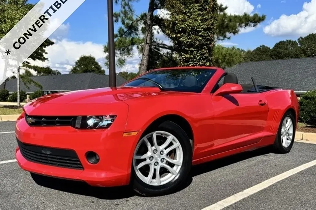 2015 Chevrolet Camaro 1LT photo 1