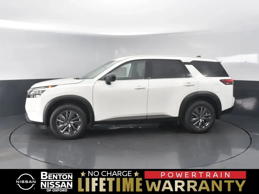 2025 Nissan Pathfinder S photo 1