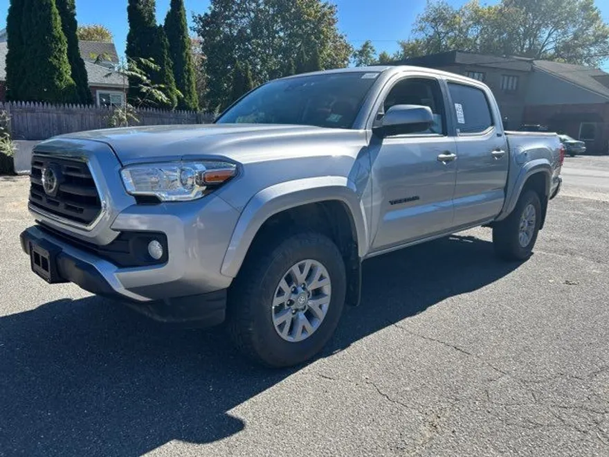 2019 Toyota Tacoma SR5 V6 photo 1