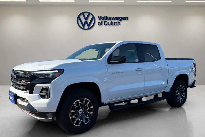 2023 Chevrolet Colorado Z71 photo 1