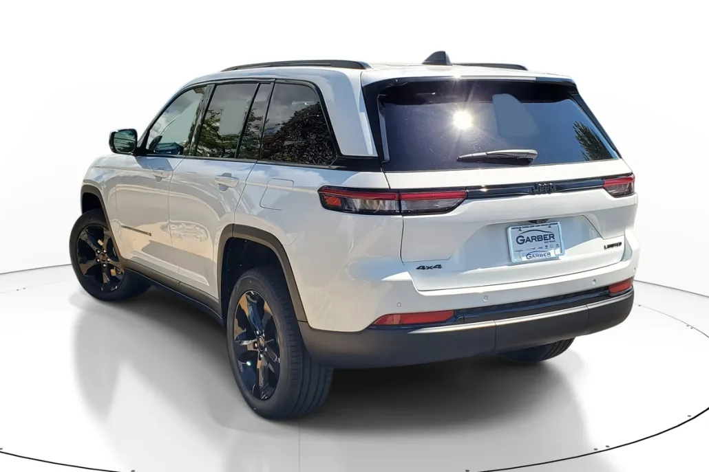 2025 Jeep Grand Cherokee Limited photo 1