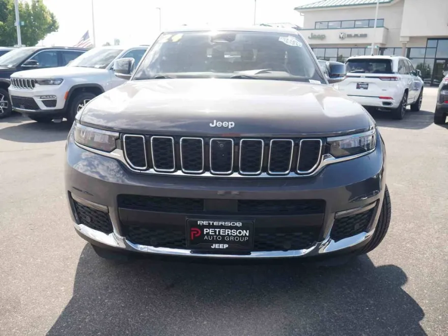 2024 Jeep Grand Cherokee Limited photo 1