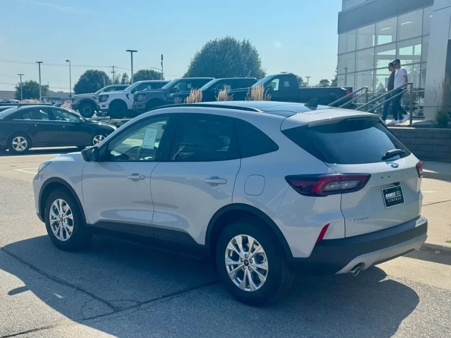 2025 Ford Escape Active photo 1