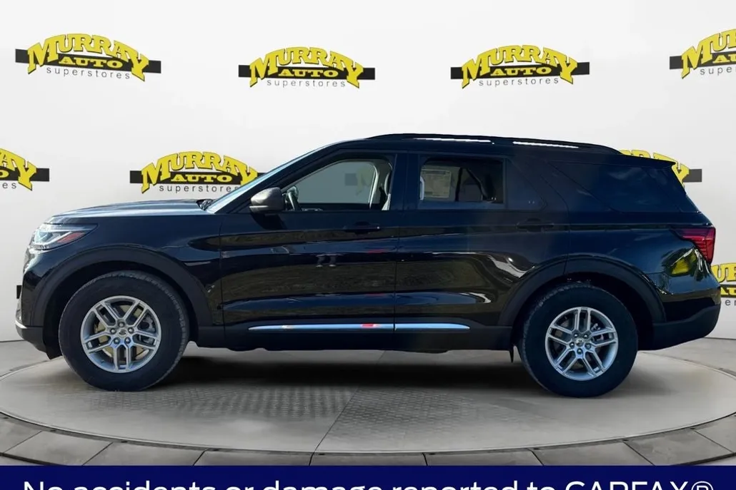 2025 Ford Explorer photo 1