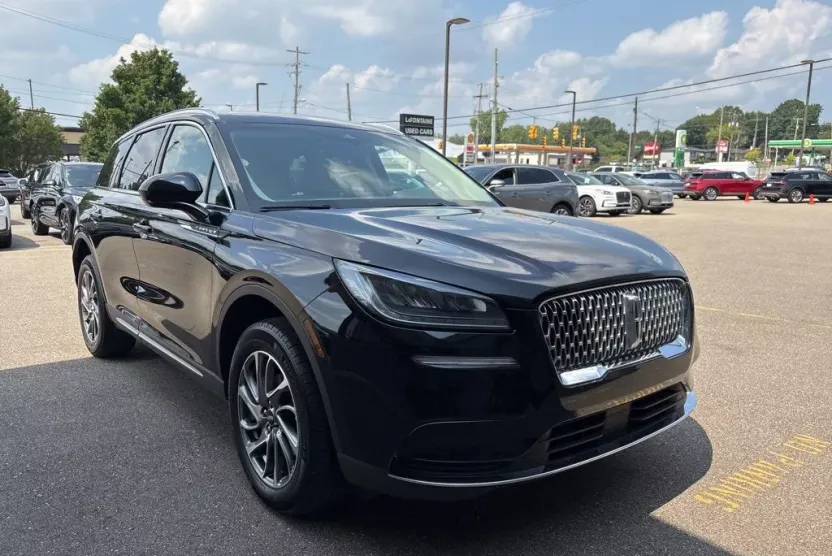 2022 Lincoln Corsair Standard photo 1