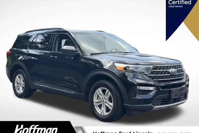 2022 Ford Explorer XLT photo 1