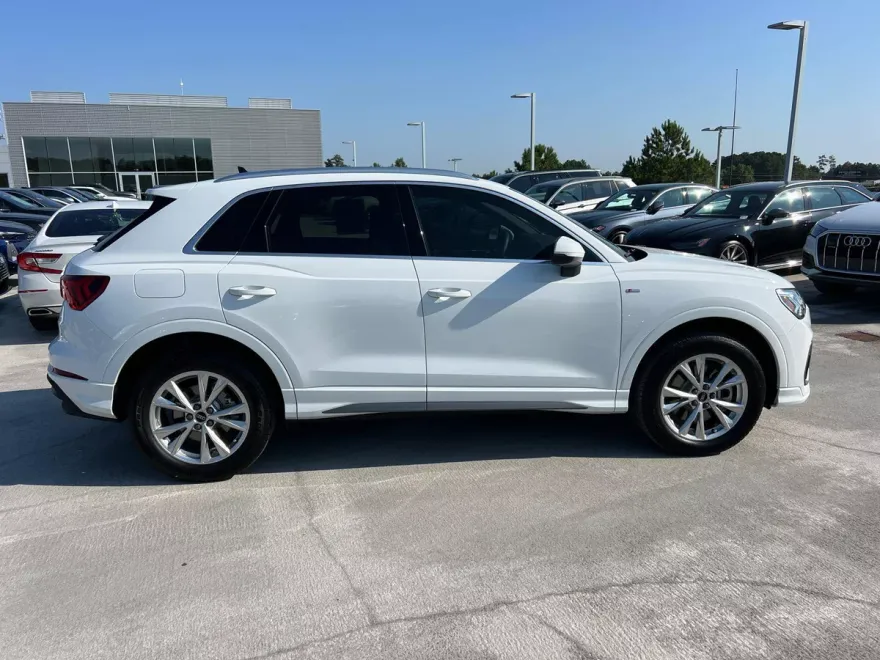 2024 Audi Q3 S line Premium photo 1
