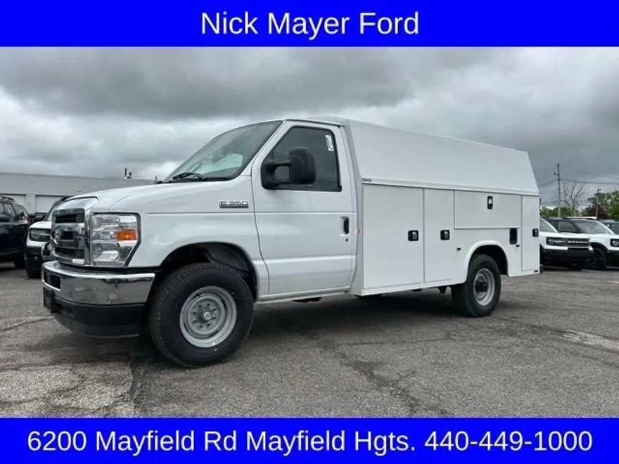 2026 Ford E-350 Base photo 1