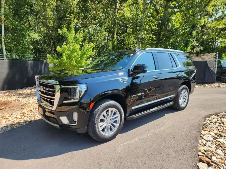 2023 Gmc Yukon SLT photo 1