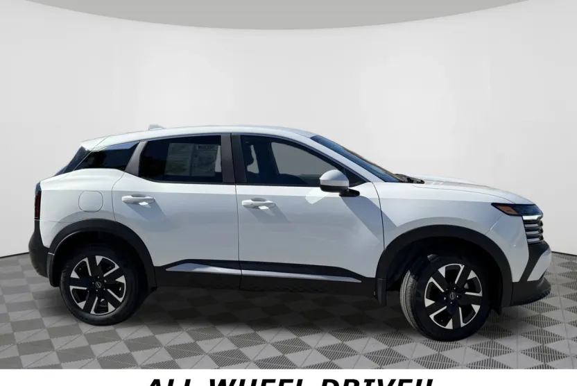 2025 Nissan Kicks SV photo 1