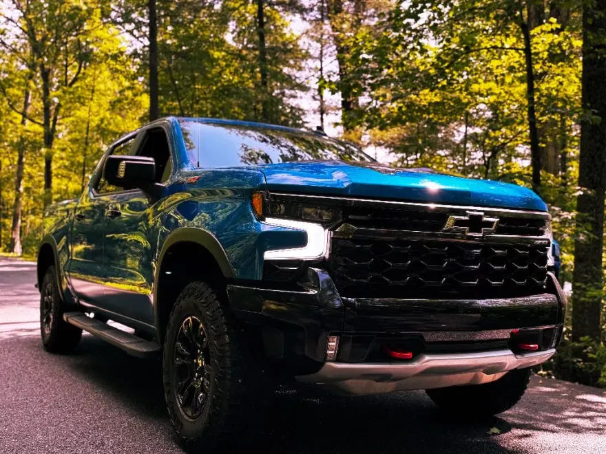 2024 Chevrolet Silverado 1500 ZR2 photo 1