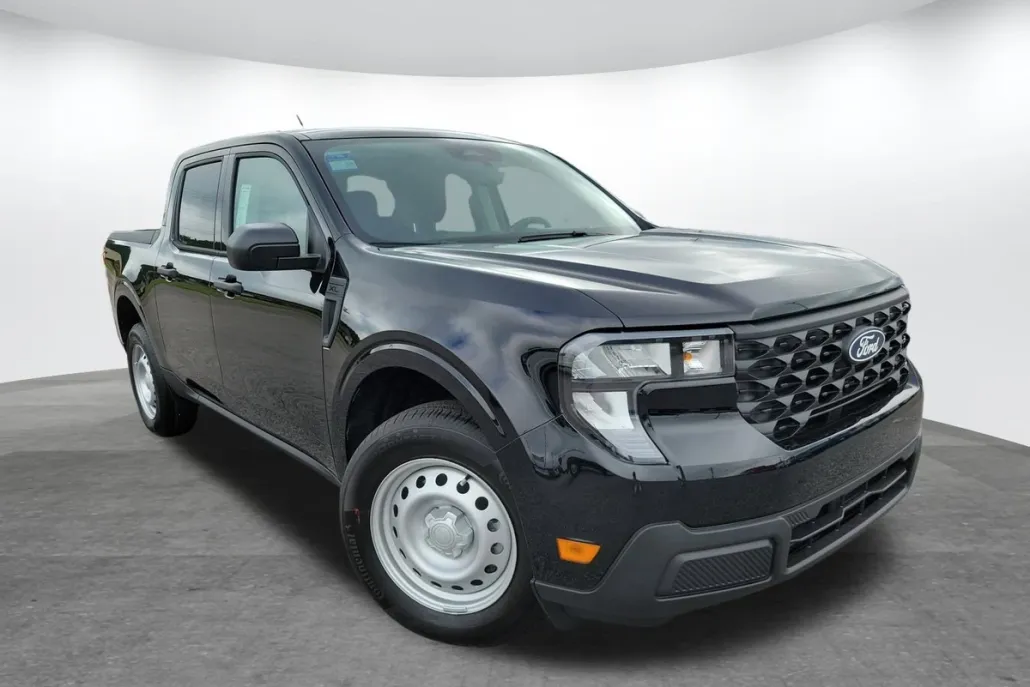 2025 Ford Maverick XL photo 1