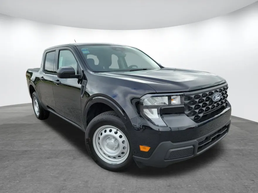 2025 Ford Maverick XL photo 1