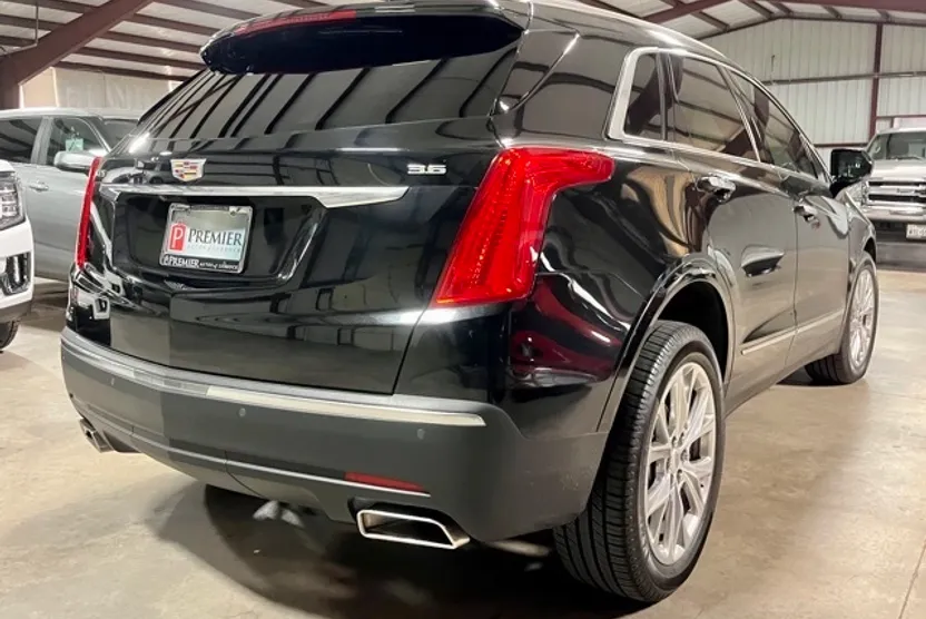 2018 Cadillac XT5 Luxury photo 1