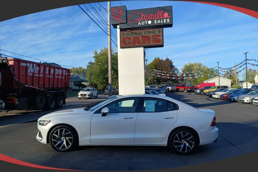 2019 Volvo S60 T6 Momentum photo 1