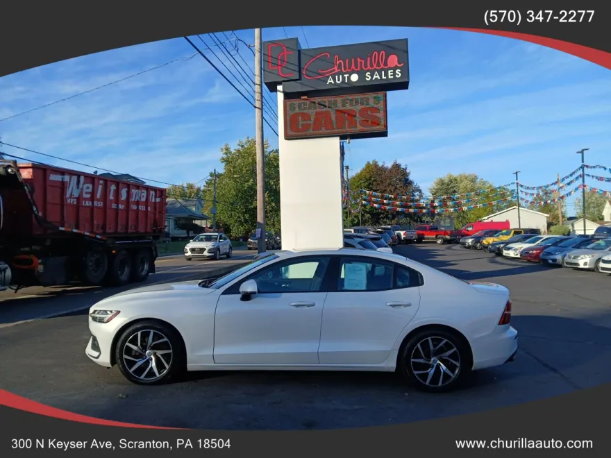 2019 Volvo S60 T6 Momentum photo 1