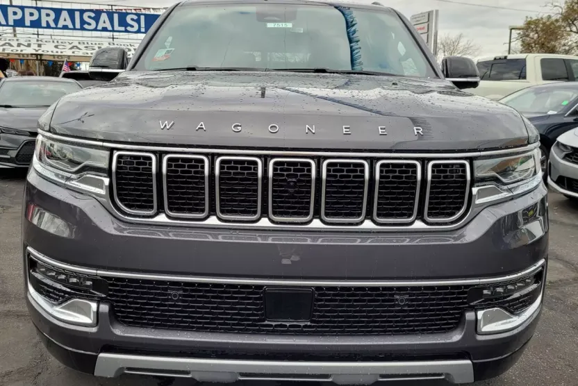 2024 Jeep Wagoneer L Series II photo 1