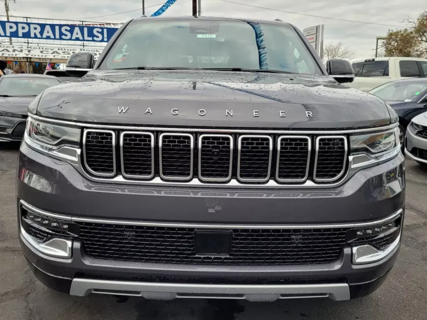 2024 Jeep Wagoneer L Series II photo 1