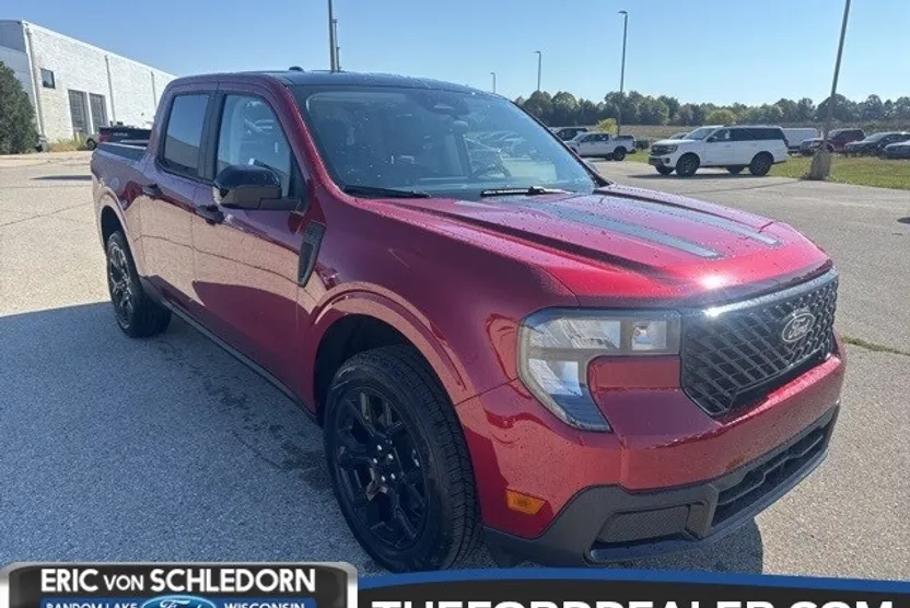 2025 Ford Maverick XLT photo 1