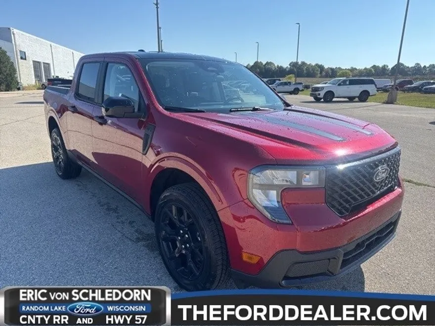 2025 Ford Maverick XLT photo 1