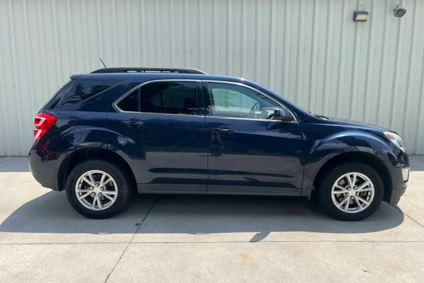 2016 Chevrolet Equinox LT photo 1