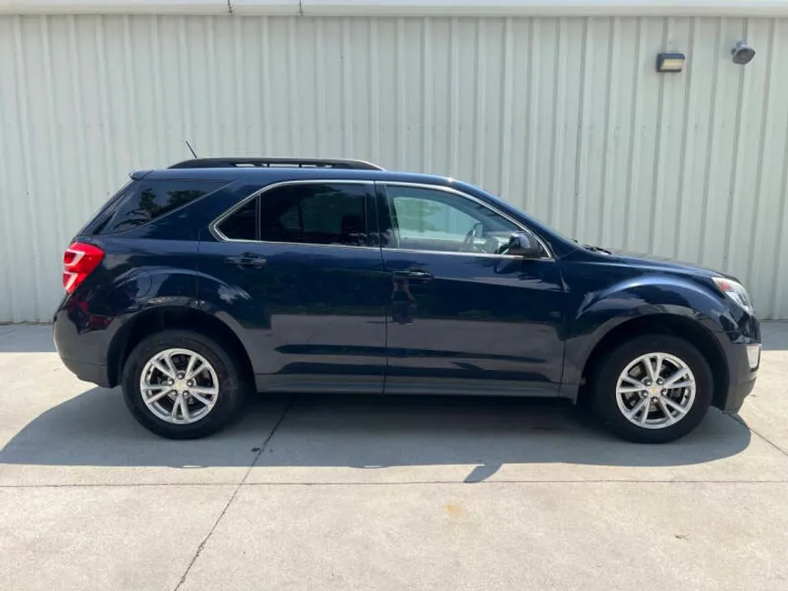 2016 Chevrolet Equinox LT photo 1