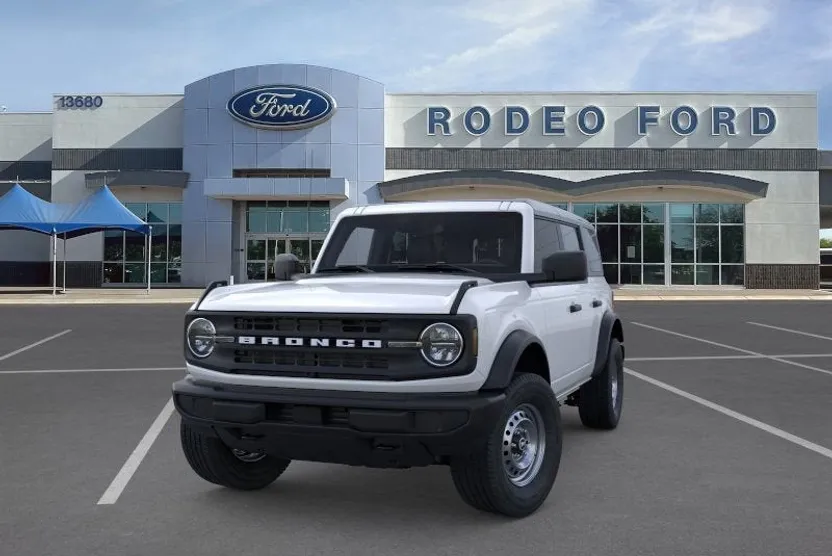 2025 Ford Bronco Base photo 1