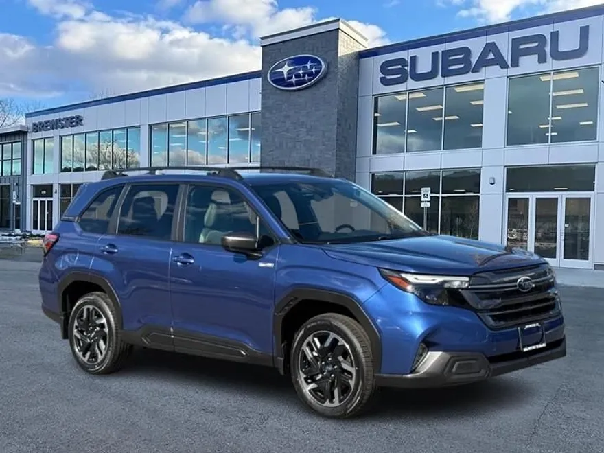 2025 Subaru Forester Premium photo 1