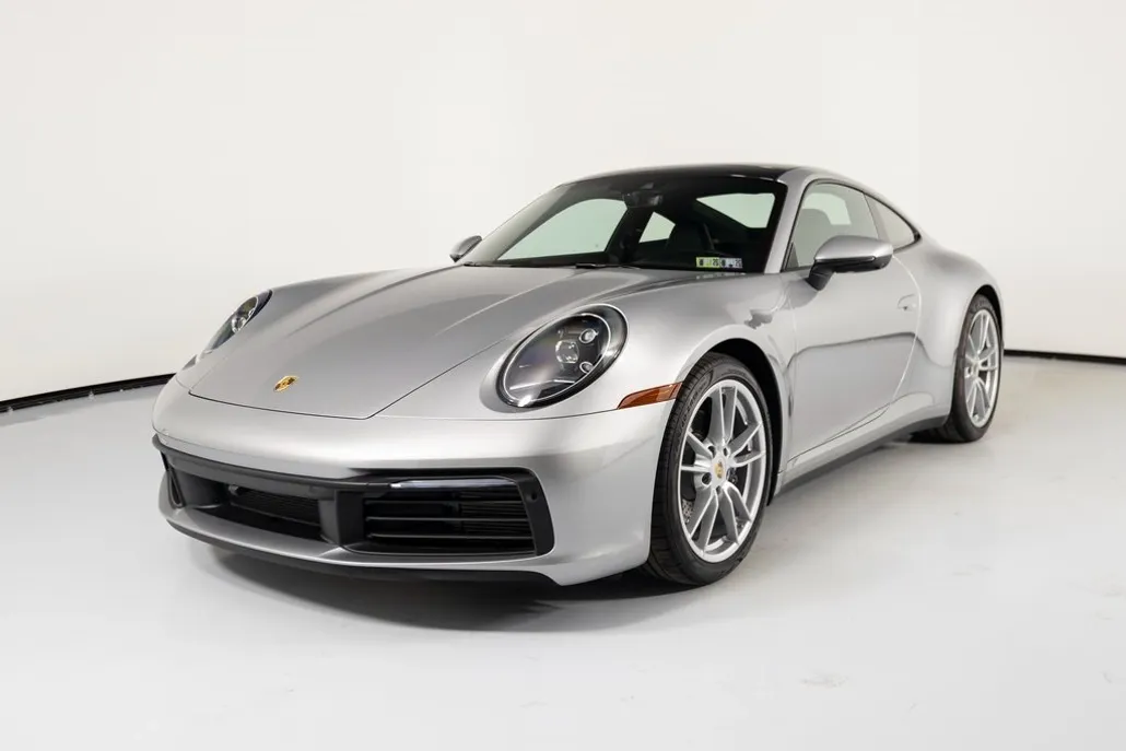 2024 Porsche 911 T 4 photo 1