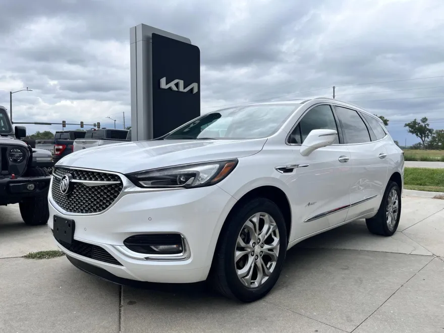 2020 Buick Enclave Avenir photo 1